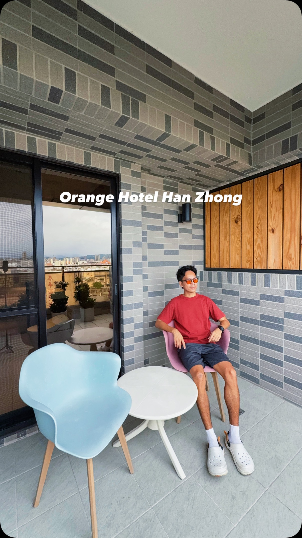 Always love staying at @orange_hotels whenever I’m in Taipei. It just feels like my go-to home in the city! 🍊🧡

Here’s what I loved about my recent stay at Orange Hotel Han Zhong:
✔️ Super convenient location, just steps away from Ximen MRT
✔️ Friendly and accommodating staff
✔️ Cozy, clean, and well-designed rooms
✔️ Free coffee, drinks, ice cream, and snacks at the lobby lounge
✔️ Breakfast vouchers you can use at select Mos Burger or Louisa Coffee branches
✔️ Wonderful amenities like a self-service laundry area, perfect for longer stays!

where to stay in taipei | taipei hotel recommendation | taipei accommodation

#orangehotels #marxtermindtravels