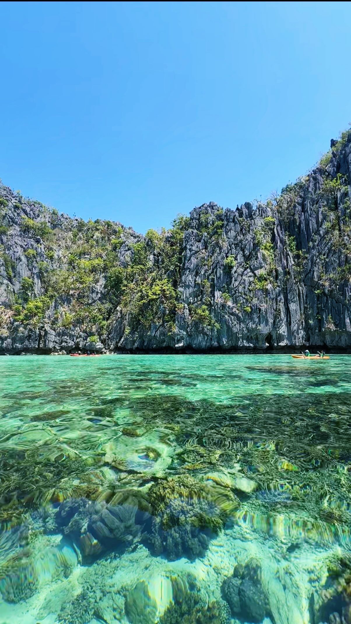 Travel tip para di mapagod sa pag kayak sa Big Lagoon at ma enjoy mo lang ang view and makapag-picture? Isama mo sa kayak yung tour guide. 😊

Use my discount codes on these travel apps to save on hotels, tours, and activities:
✔️ Agoda Hotels: MARXAGODA
✔️ Agoda Activities: MARXACTIVITY
✔️ Klook: MARXTERMINDKLOOK
✔️ Get Your Guide: MARXTERMIND10

el nido island tour | big lagoon el nido | el nido kayak

#travelwithmarx