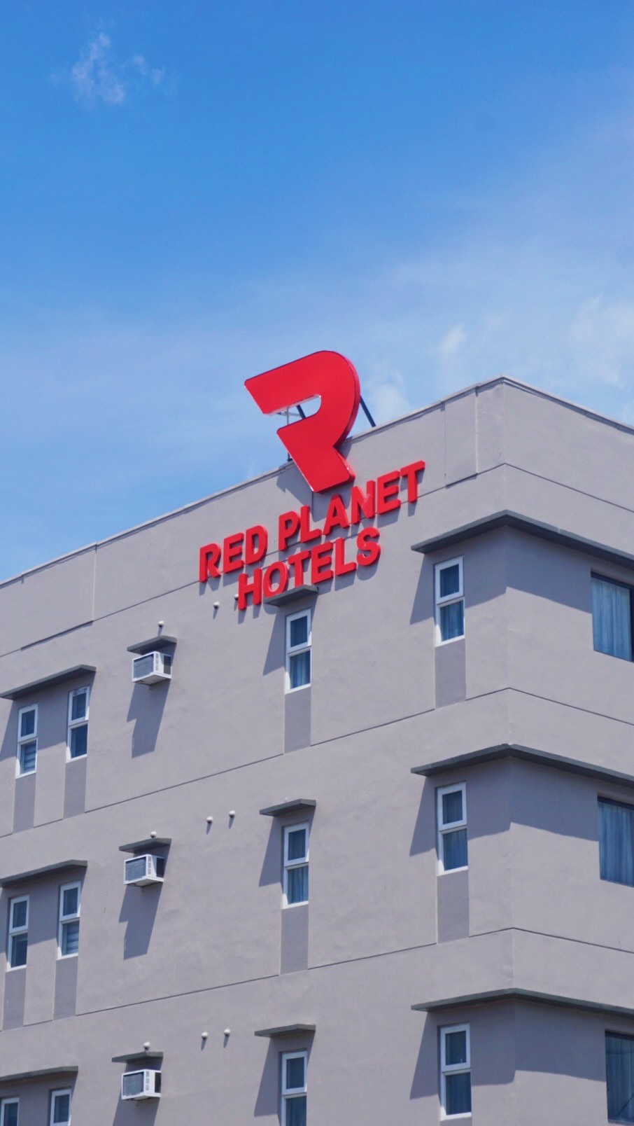 A new staycation spot in Cavite has arrived!

What to Expect at Red Planet Cavite? @redplanetph 
📌 Sun Café for your coffee and dining cravings
📌 Convenient location in Rosario, Cavite
📌 Comfortable rooms for both business and leisure travelers
📌 Multi-function hall for gatherings and celebrations
📌 The first and only Red Planet Hotel with a swimming pool

Planning a stay at Red Planet Cavite? Book direct and use this promo code “RPCAVITE” to enjoy 35% off!
📅 Booking Period: June 19 – July 18, 2026
🛏️ Stay Period: June 19 – August 31, 2026

#RedPlanetHotels #RedPlanetCavite #AStaycationThatWorks #travelwithmarx