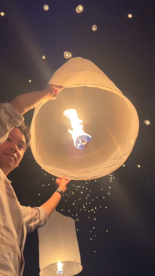 This felt straight out of a Disney movie. So magical to experience the Sky Lantern Festival in person.

Thank you @zhee__g for capturing this moment. 

Planning a trip to Chiang Mai soon? Use my discount codes on these travel apps to save on hotels, tours, and activities:
☑️ Klook: MARXTERMINDKLOOK
☑️ Agoda: MARXAGODA / MARXACTIVITY
☑️ Get Your Guide: MARXTERMIND10

heritage sky lantern festival | chiang mai sky lantern | loy krathong chiang mai

#marxtermindtravels