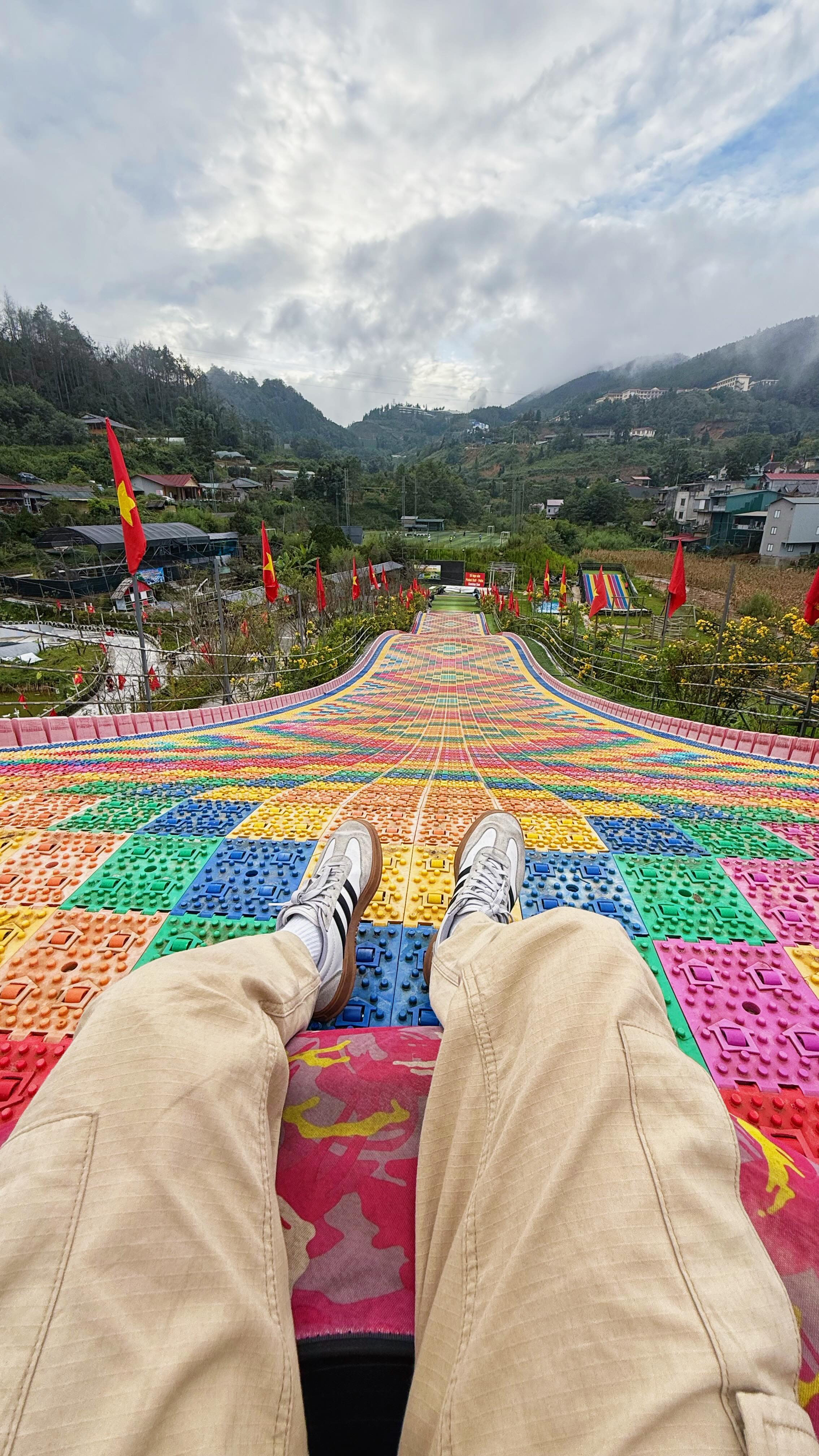 The famous Rainbow Slide in Sapa, Vietnam 🌈🛝

Unlimited rides, no crowd, and a surprise spin from the staff. 😂

How to get here? We booked a Grab car and pinned Swing Sapa as the location.

Entrance fee is 73k VND per person.

Book online to save on hotels, tours, and activities. Don’t forget to use my discount codes on these travel apps:
☑️ Klook: MARXTERMINDKLOOK
☑️ Agoda: MARXAGODA | MARXACTIVITY
☑️ Get Your Guide: MARXTERMIND10

swing sapa vietnam | rainbow slide sapa | what to do in sapa

#marxtermindtravels