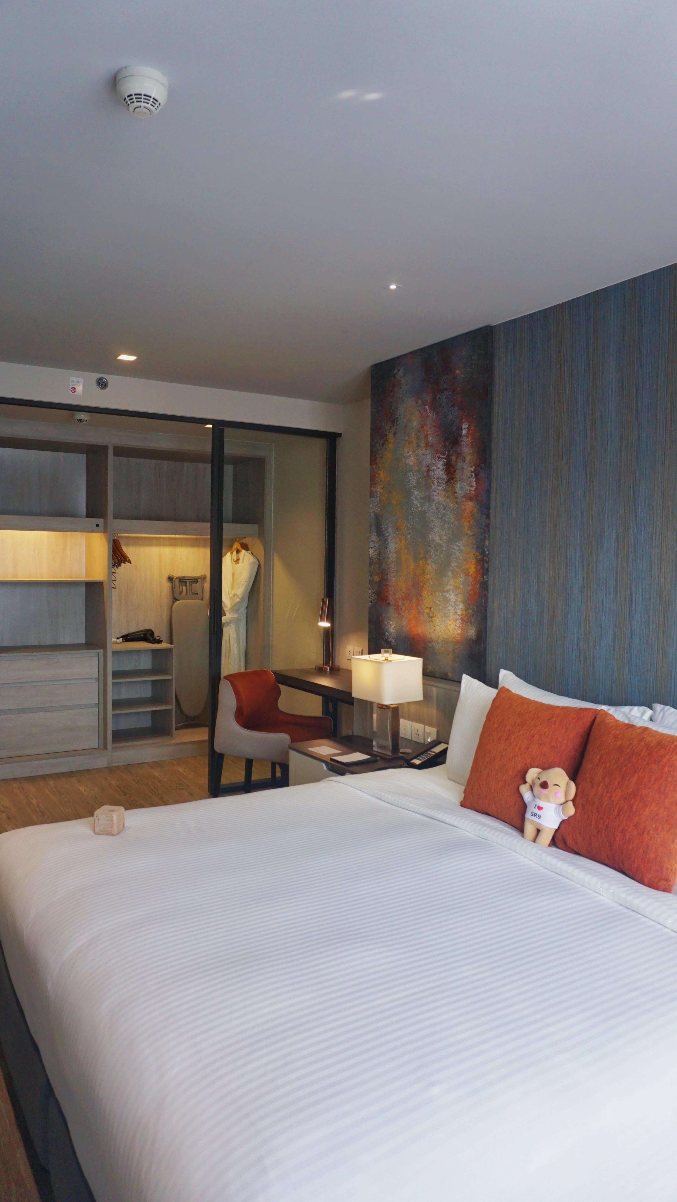 Got to see other room types at Somerset Rama 9 Bangkok, and this one’s the winner. Next stay, please? @somersetrama9 

#SomersetRama9Bangkok #StayYourWay #StayRewarded #DiscoverASRThailand #AscottStarRewards #ASRMembers #marxtermindtravels