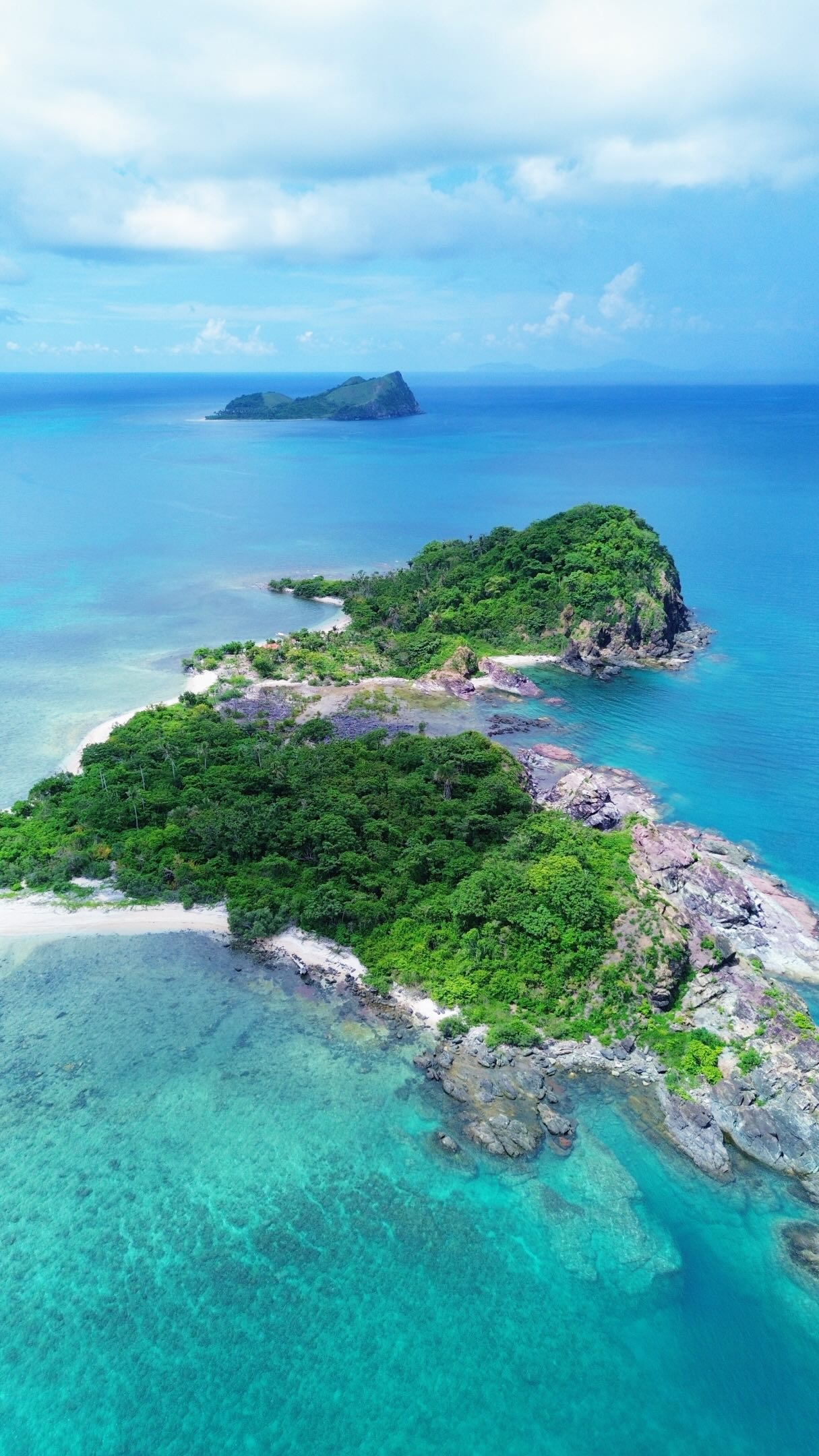 Here’s your sign to explore beyond the usual tourist spots.
📍Araceli, Palawan

Add this underrated Palawan destination to your list. 

✨ Drone shot by @rjdexplorer 

Enjoy extra discounts with my promo codes:
👉🏼 Agoda Hotels: MARXAGODA
👉🏼 Agoda Activities: MARXACTIVITY
👉🏼 Klook: MARXTERMINDKLOOK

How to claim promo codes?
🔖 Agoda: Go to Deals/Coupons → enter my promo code → tap ☑️ to apply
🔖 Klook: Go to Account → Promo Codes → enter my promo code → tap Redeem

araceli palawan | palawan destinations | diy tour araceli

#travelwithmarx
