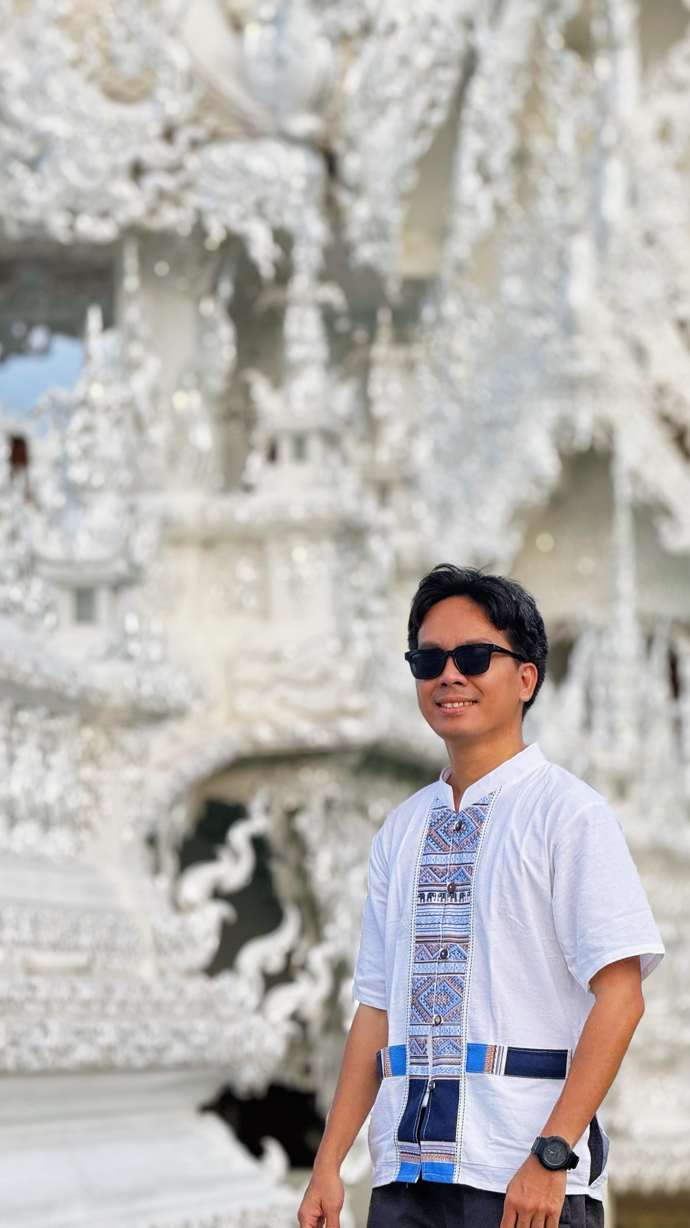 Wat Rong Khun (White Temple) is a MUST. Save this for your Chiang Rai trip!

Planning a Chiang Rai trip? Don’t forget to use my discount codes on these travel apps to save on hotels, tours, and activities:
☑️ Klook: MARXTERMINDKLOOK
☑️ Agoda: MARXAGODA / MARXACTIVITY
☑️ Get Your Guide: MARXTERMIND10

chiang rai white temple | chang rai places to visit | chiang rai temple

#marxtermindtravels