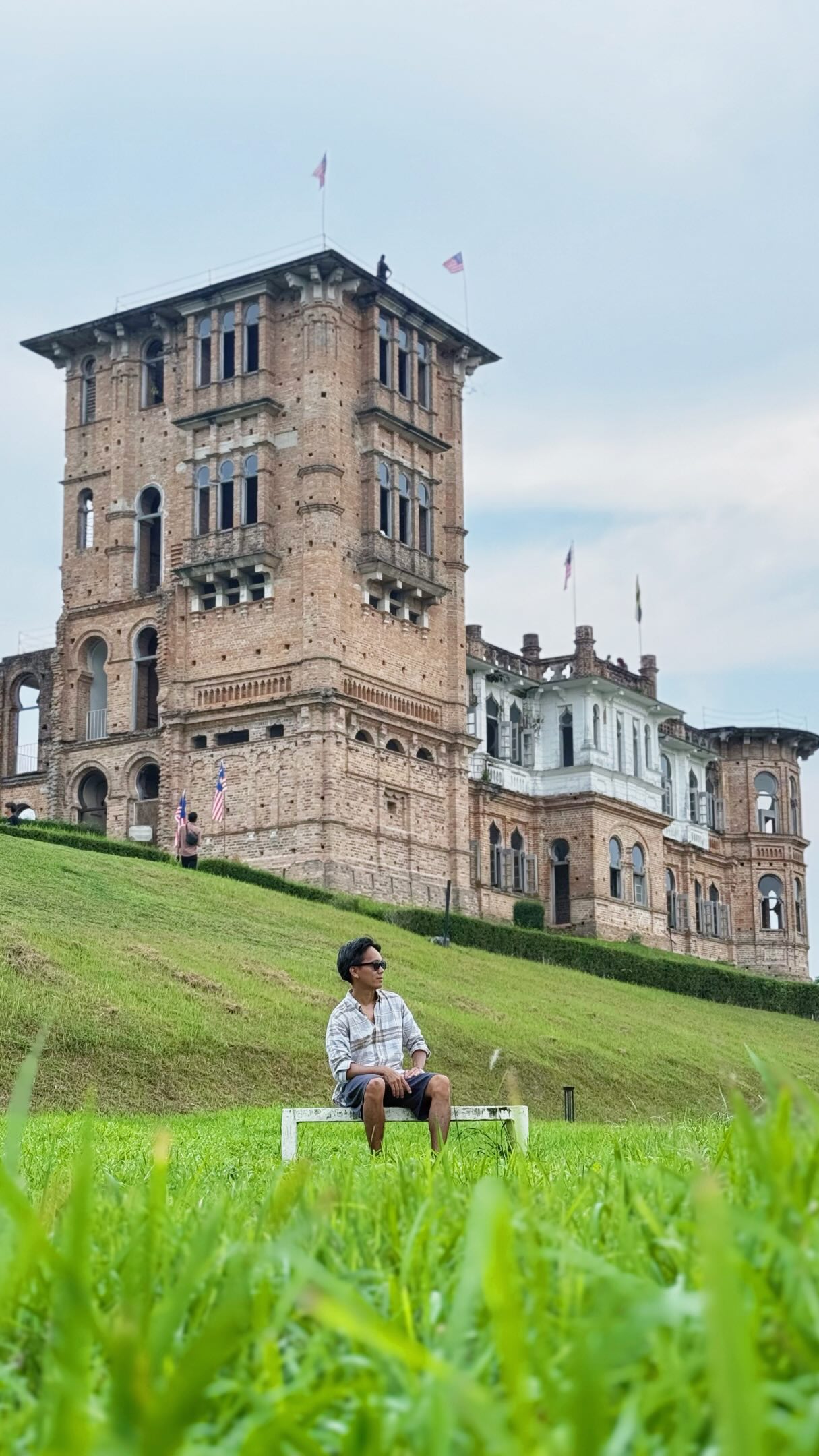 Adding this spot to my bench collection. Definitely a 1,000/100!

Can you guess where this bench is in Ipoh? 

Don’t forget to use my promo codes for extra savings!
🔖 Agoda Hotels: MARXAGODA
🔖 Agoda Activities: MARXACTIVITY
🔖 Klook: MARXTERMINDKLOOK

How to claim promo codes?
✨ Agoda: Go to Deals/Coupons → enter my promo code → tap ☑️ to apply
✨ Klook: Go to Account → Promo Codes → enter my promo code → tap Redeem

kellie’s castle ipoh | ipoh tourist spots | ipoh malaysia itinerary

#travelwithmarx