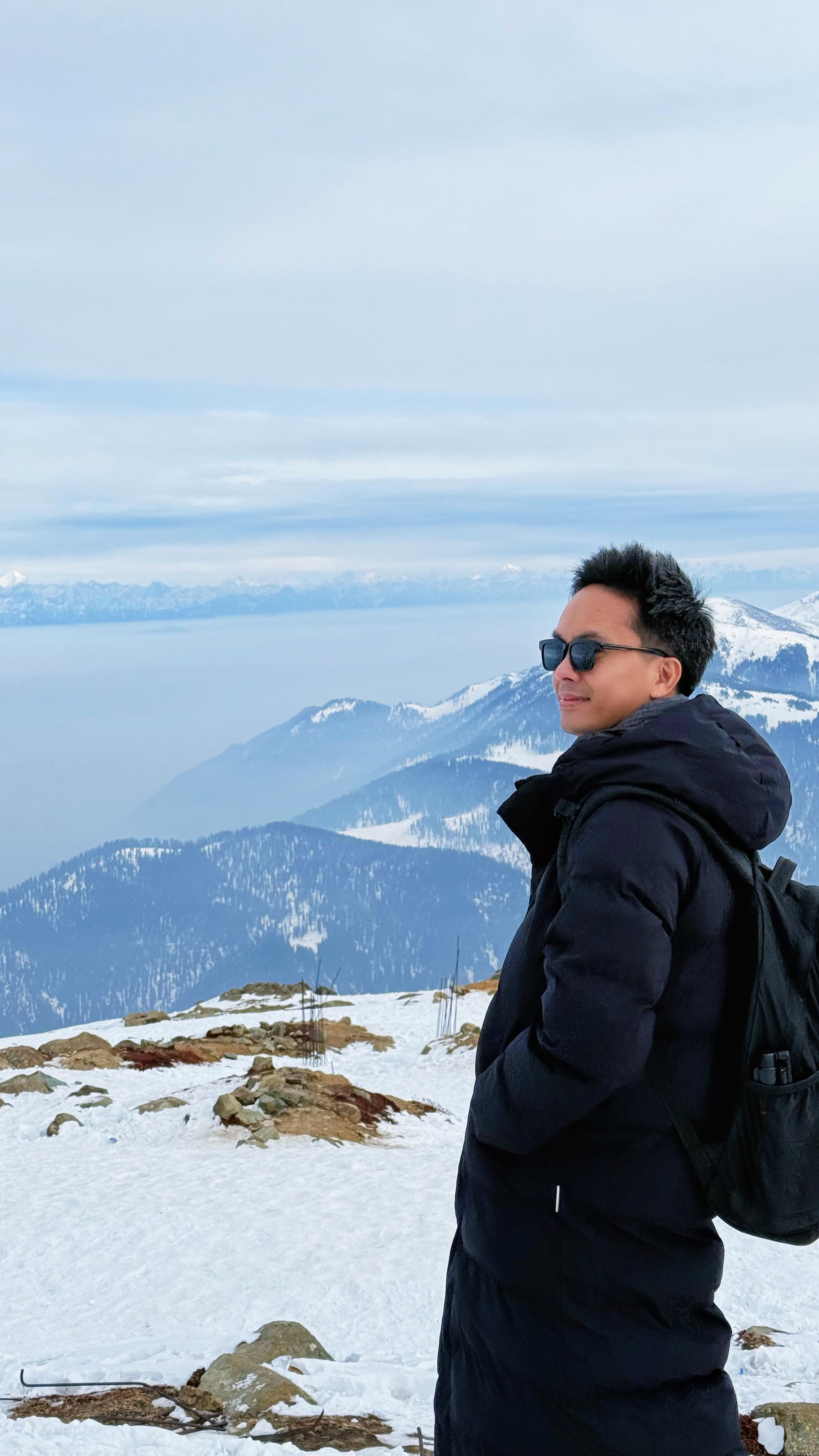 Joined a day tour to Gulmarg and spent the day enjoying the views and riding the gondola.

If you’re planning to go, here are a few helpful tips to know before you visit:
☑️ Book your gondola tickets in advance. Ticket are limited and often sell out early, especially during peak and winter seasons.
☑️ Go early in the day if you can. It gets really crowded in the afternoon. We spent about 2 hours lining up for the gondola ride.
☑️ You can reach Gulmarg by booking transfers through local agencies or joining a shared tour if one’s available. I joined a shared tour but I’d personally suggest private transfers.
☑️ The Gulmarg Gondola has two phases, and quick tip: don’t rush straight to Phase 2. I’d really recommend stopping at Phase 1 first to acclimatize. I went straight up to Phase 2 and ended up feeling dizzy because of the sudden change in altitude. Take your time, enjoy the views, let your body adjust, then continue up.
☑️ If you have time, you can also check out Drung Waterfall. You can get there by ATV, but take note it closes at 5 PM.

Going on a trip to Gulmarg? Get extra discounts when you book hotels, tours, and activities using my promo codes below:
✔️ Agoda: MARXAGODA | MARXACTIVITY
✔️ Klook: MARXTERMINDKLOOK

gulmarg kashmir | gulmarg day trip | india destination

#marxtermindtravels