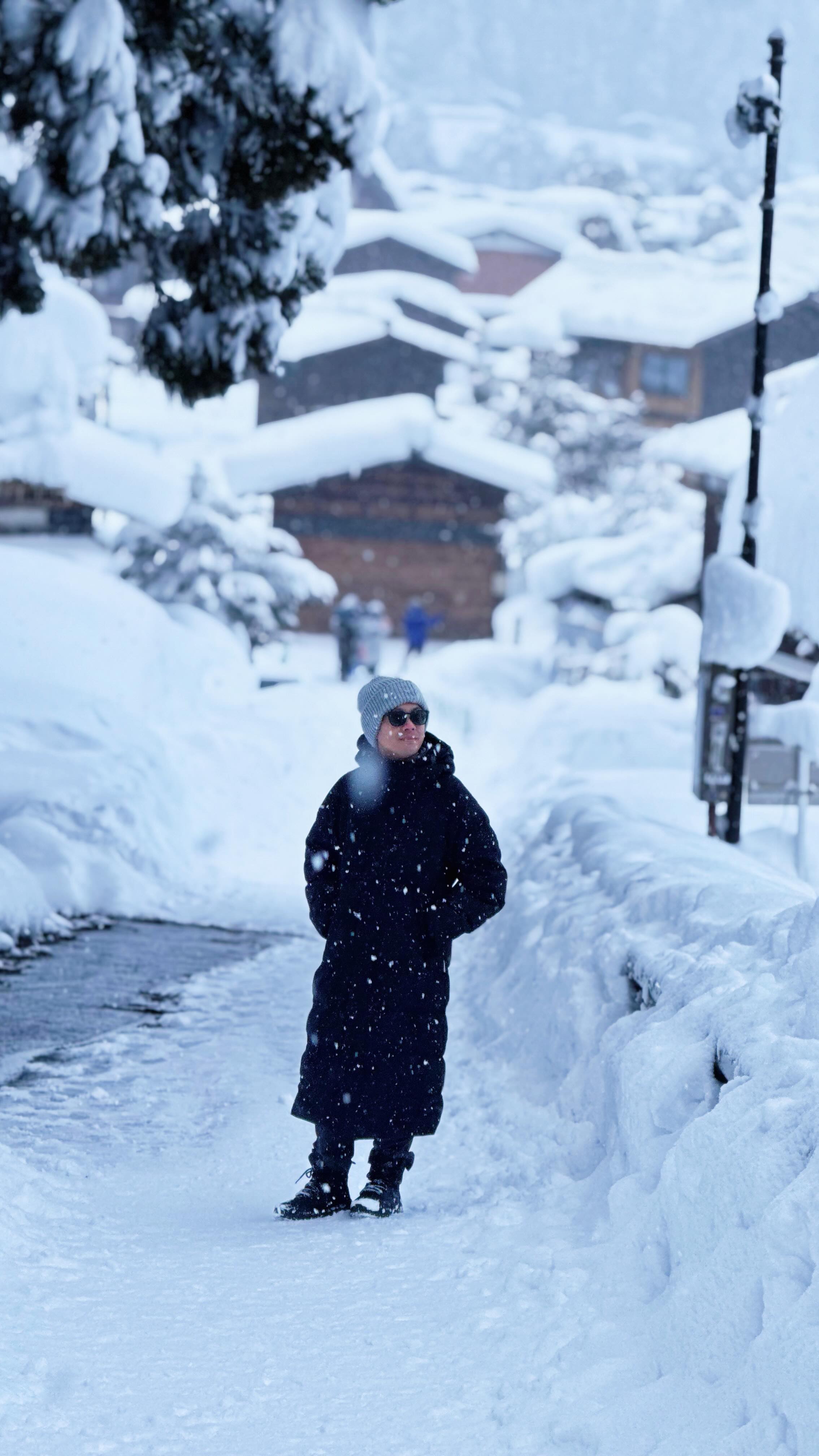 We deserve to be happy! Kaya i-book mo na yang flight pa-Japan. 😉

Use my discount codes on these travel apps to save on hotels, tours, and activities:
❄️ Agoda: MARXAGODA | MARXACTIVITY
❄️ Klook: MARXTERMINDKLOOK
❄️ Get Your Guide: MARXTERMIND10

shirakawa-go snow | what to do in shirakawa-go | shirakawa-go day tour

#marxtermindtravels #travelwithmarx